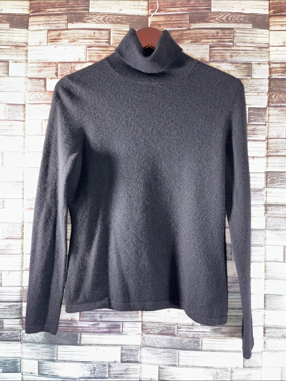 Pre Owned Neiman Marcus Cashmere Black Turtleneck Women's Sweater Medium